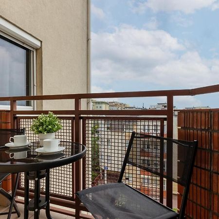 Cozy Apartment With Parking In Warsaw Ursus By Noclegi Renters Екстер'єр фото