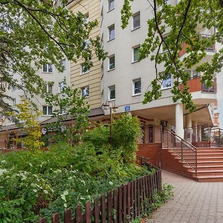 Cozy Apartment With Parking In Warsaw Ursus By Noclegi Renters Екстер'єр фото