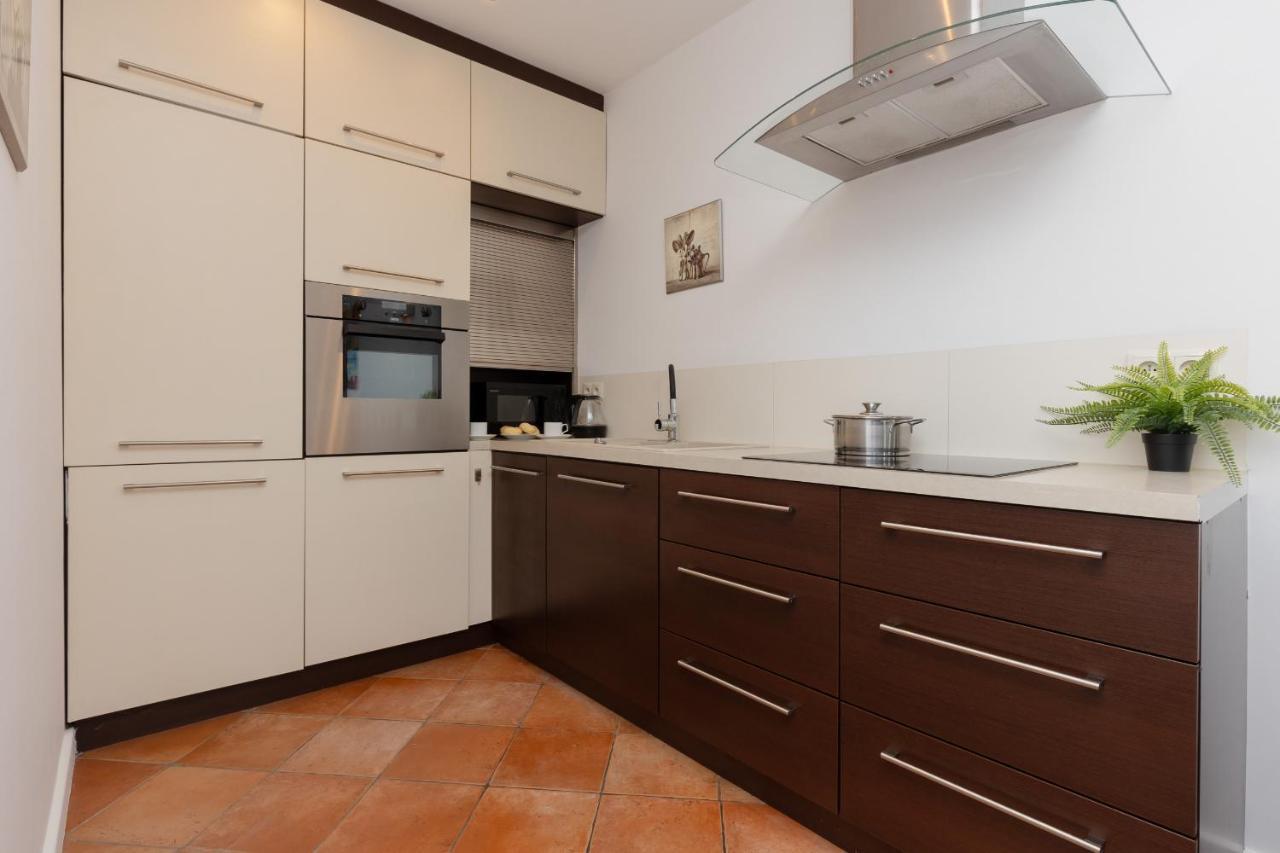 Cozy Apartment With Parking In Warsaw Ursus By Noclegi Renters Екстер'єр фото