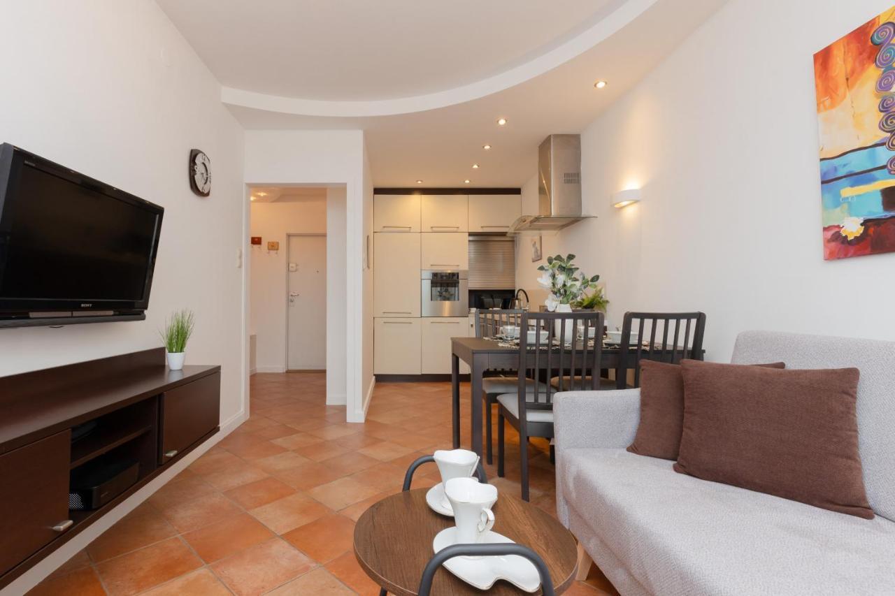 Cozy Apartment With Parking In Warsaw Ursus By Noclegi Renters Екстер'єр фото