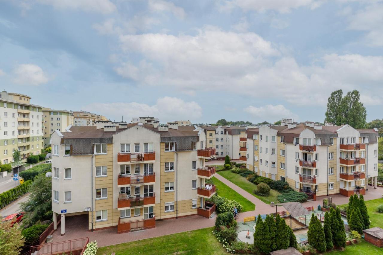 Cozy Apartment With Parking In Warsaw Ursus By Noclegi Renters Екстер'єр фото